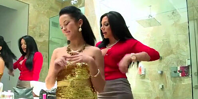 Moms Bang Teens - Jaclyn Taylor Shows Megan Rain How To Do It