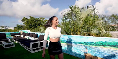 Outdoor bang with Cassie Del Isla and her fine pussy