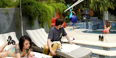 Well-shaped MILF blows daughter's boyfriend and gets tit-fucked