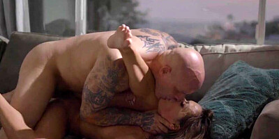 Glam Lady Gets Pleased - Aila Donovan