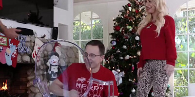 Stepsister can't stop groping her brother during Christmas photo session