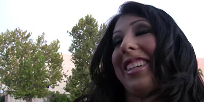 Esperanza Diaz Lets A Guy She Just Met Cum Inside Her