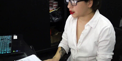 Secretary sucks her boss's cock to avoid losing her job (sex in the office with zekefotos)