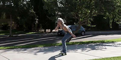 Teen stepsister Jessie Saint drove up to stepbro to ride his big hard dick