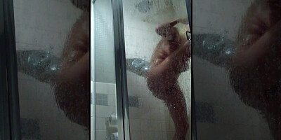 Gorgeous Big Tittied Russian MILF Rubs Her Self