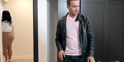 Myt new stepmom Raven Hart, craves some young cock - Brazzers