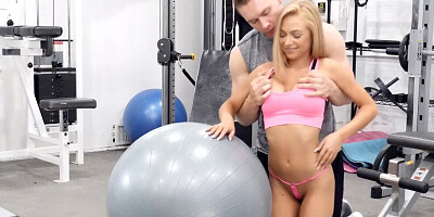 Naughty fitness instructor fucks a lovely blonde girl Honey Blossom