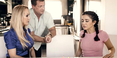 Daddy bangs cougar mommy while a cute teen girl is watching them