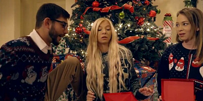 Stepbrother %26 stepsister creampie - taboo family christmas threesome