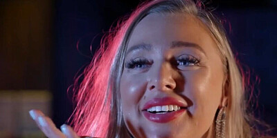 Beth Bennett, Ava Koxxx & Danny D enjoy in shag