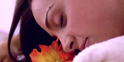 Pleasurable exchange of sapphic pleasures between a masseuse and her gorgeous client