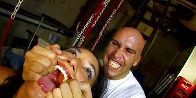 Sexy latina Dolce Electra screwed in garage