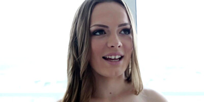 Pretty girl Monica Rise blows him in the hotel room