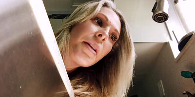 Blasted My Step Moms Gash after she caught her Hand in the sink - Nikki Brooks