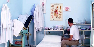 Nymphomaniac MILF seduces Gynecologist to Fuck in Doctors Office