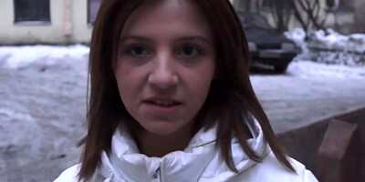 Amateur girl agrees to have a wild sex on the camera for some cash