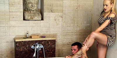 Steve Q worships Angel Wicky's lovely feet and fucks her hard