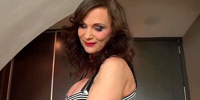 Full-bosomed MILF Michaela is shaking her boobs and rubbing cunt