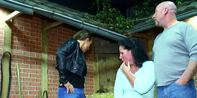 Mom, stepdaughter and bald stud are having a threeway in the barn