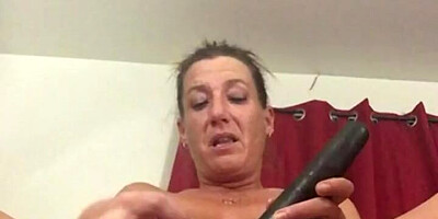 Mature woman is masturbating and squirting on live webcam show