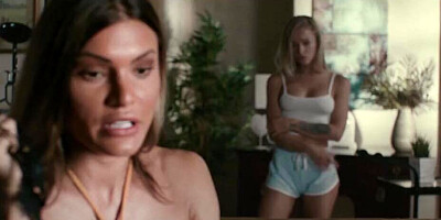 Superb cougars Calibri Angel and Kitana Lure in scissoring action