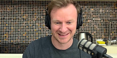 Dirty cougar Sara Jay talks about sex at this podcast