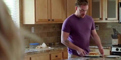 I realized he had a step mom crush going on, s12:e3