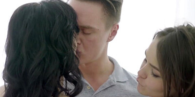 Threesome Dutch Teens Anally Pounded
