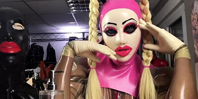 Naughty mom tries on that kinky latex costume for us