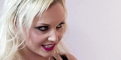 Mature Couple with Big Boobs Wife tricked Saleswoman to FFM Threesome in Shop