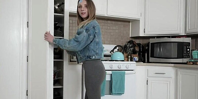 Ditzy Stepsister Confuses me for Boyfriend