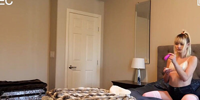 Slutty blonde teen stepdaughter jessie deepthroats