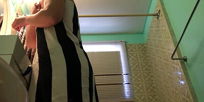 My Sister in Law Shows me her Pussy on Hidden Cam. GREAT MILF ASS