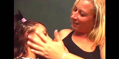 Compilação Brasileiras Lesbicas Chupando Peitoes Grandes Naturais