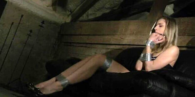 Femme fatale floozy's slaps scene