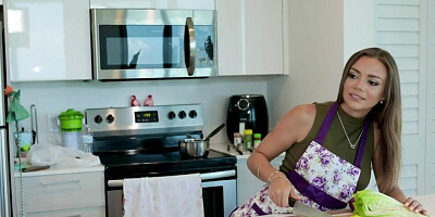 Peter Green is fucking bootylicious cougar Havana Bleu from behind