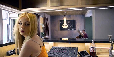 Lassie's deep throat action by Oldje-3some