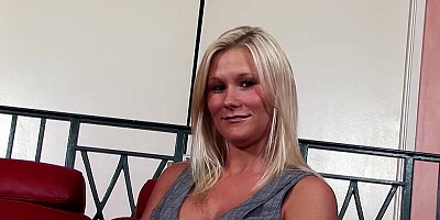 Freckled Curvy Cougar with Big Booty and Tits seduce to Creampie Fuck