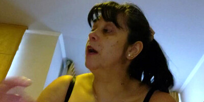 Chubby mature woman gives some JOI on this webcam show