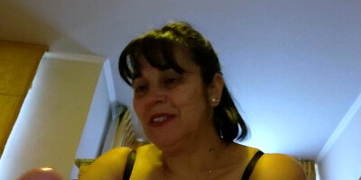 Chubby mature woman gives some JOI on this webcam show