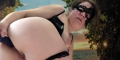 DOMINATRICE Faucettes t'ordonne de mettre deux doigt dans ton cul de putains en Dirty Talk!