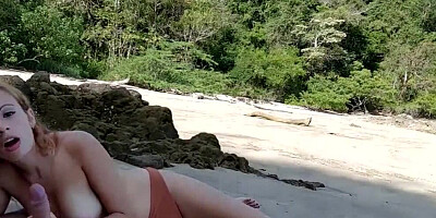 MIGNONNE FILLE PIPE UN PUBLIC - GROS SEINS NATURELS