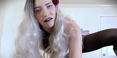 Vampire Seduction: Cum Milking Handjob (HALLOWEEN)
