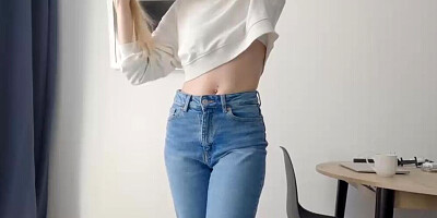 Stepsister Offered Coffee but I Tricked her into Sex сum in her Tight Pussy