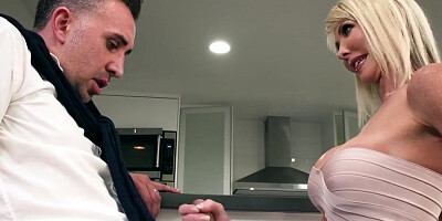 Dirty MILF Tylo Durran needs Rough Sex - Brazzers