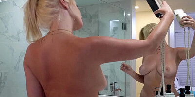 Pussy Prank My Stepsis While She Calling With Her Boyfriend - Kate Dee