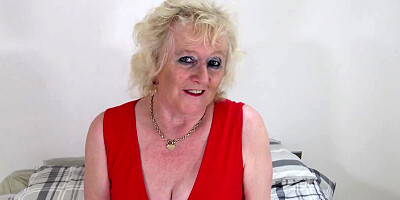 Hot granny Claire Knight enjoy with big dick