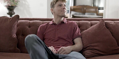 Middle-aged daddy is seduced by his hot teen redhead into having sex