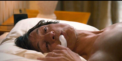 Heavenly Helen Hunt has a shaved pussy for viewing