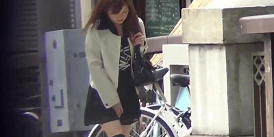 Japanese babes urinate and get filmed